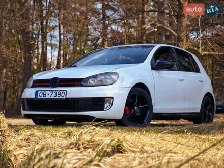 Фольксваген Гольф ГТІ 2010 у Києві на Automoto.ua Білий Фольксваген Гольф ГТІ, об'ємом двигуна 2 л та пробігом 300 тис. км за 7500 $, фото 1 на Automoto.ua