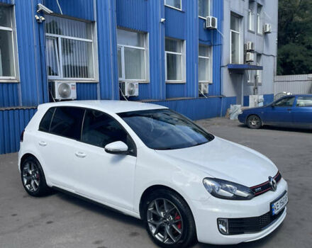 Білий Фольксваген Гольф ГТІ, об'ємом двигуна 1.98 л та пробігом 120 тис. км за 11000 $, фото 1 на Automoto.ua