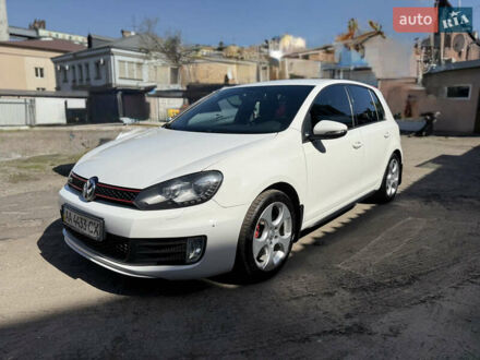 Фольксваген Гольф ГТІ 2011 у Києві на Automoto.ua Білий Фольксваген Гольф ГТІ, об'ємом двигуна 1.98 л та пробігом 167 тис. км за 11300 $, фото 1 на Automoto.ua