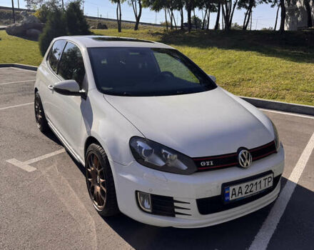 Белый Фольксваген Гольф ГТИ, объемом двигателя 1.98 л и пробегом 159 тыс. км за 9700 $, фото 1 на Automoto.ua