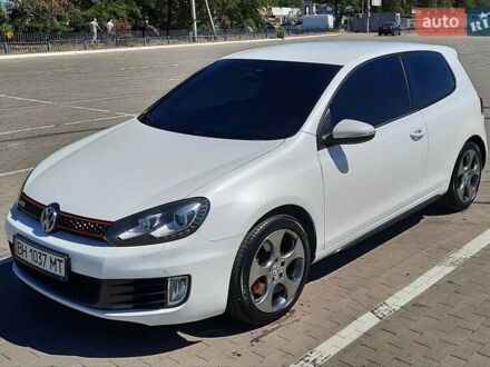 Фольксваген Гольф ГТИ 2012 в Одессе на Automoto.ua Белый Фольксваген Гольф ГТИ, объемом двигателя 1.98 л и пробегом 161 тыс. км за 12500 $, фото 1 на Automoto.ua