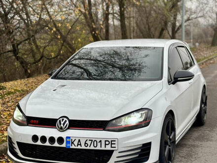 Белый Фольксваген Гольф ГТИ, объемом двигателя 2 л и пробегом 175 тыс. км за 13999 $, фото 1 на Automoto.ua