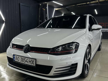 Фольксваген Гольф ГТИ 2016 в Полтаве на Automoto.ua Белый Фольксваген Гольф ГТИ, объемом двигателя 1.98 л и пробегом 140 тыс. км за 15000 $, фото 1 на Automoto.ua