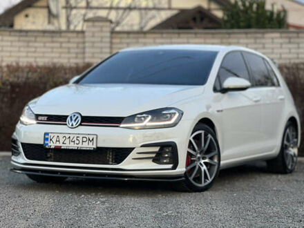 Белый Фольксваген Гольф ГТИ, объемом двигателя 2 л и пробегом 105 тыс. км за 22000 $, фото 1 на Automoto.ua