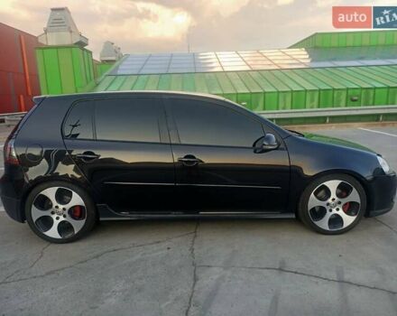 Черный Фольксваген Гольф ГТИ, объемом двигателя 2 л и пробегом 223 тыс. км за 9299 $, фото 6 на Automoto.ua