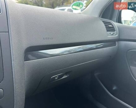 Фольксваген Гольф ГТИ 2006 в Днепре (Днепропетровске) на Automoto.ua Черный Фольксваген Гольф ГТИ, объемом двигателя 1.4 л и пробегом 204 тыс. км за 6400 $, фото 5 на Automoto.ua