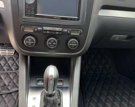 Черный Фольксваген Гольф ГТИ, объемом двигателя 2 л и пробегом 200 тыс. км за 7300 $, фото 10 на Automoto.ua