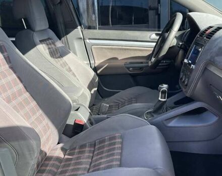 Черный Фольксваген Гольф ГТИ, объемом двигателя 2 л и пробегом 228 тыс. км за 5700 $, фото 16 на Automoto.ua