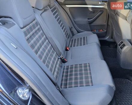 Чорний Фольксваген Гольф ГТІ, об'ємом двигуна 2 л та пробігом 163 тис. км за 12000 $, фото 21 на Automoto.ua