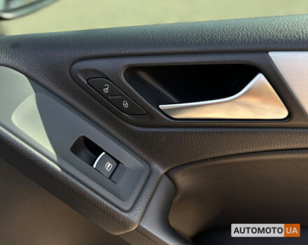 Черный Фольксваген Гольф ГТИ, объемом двигателя 2 л и пробегом 154 тыс. км за 12300 $, фото 27 на Automoto.ua