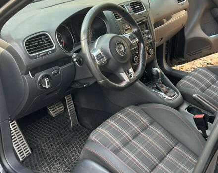 Черный Фольксваген Гольф ГТИ, объемом двигателя 1.98 л и пробегом 207 тыс. км за 10000 $, фото 6 на Automoto.ua