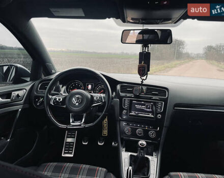 Черный Фольксваген Гольф ГТИ, объемом двигателя 1.98 л и пробегом 161 тыс. км за 11250 $, фото 46 на Automoto.ua