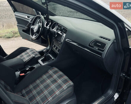 Черный Фольксваген Гольф ГТИ, объемом двигателя 1.98 л и пробегом 161 тыс. км за 11250 $, фото 44 на Automoto.ua