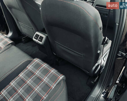 Черный Фольксваген Гольф ГТИ, объемом двигателя 1.98 л и пробегом 161 тыс. км за 11250 $, фото 48 на Automoto.ua