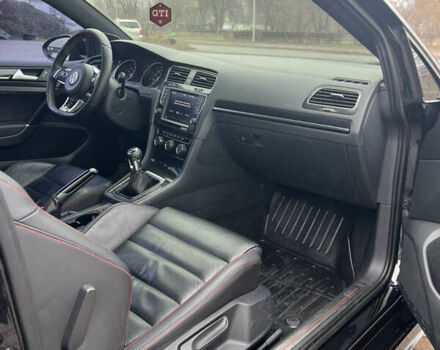 Черный Фольксваген Гольф ГТИ, объемом двигателя 1.98 л и пробегом 117 тыс. км за 14500 $, фото 13 на Automoto.ua