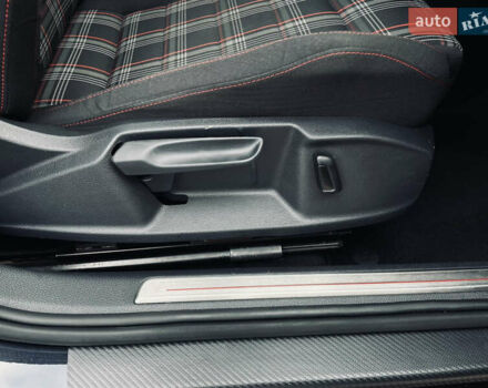 Черный Фольксваген Гольф ГТИ, объемом двигателя 1.98 л и пробегом 161 тыс. км за 11250 $, фото 43 на Automoto.ua