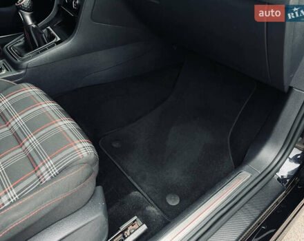 Черный Фольксваген Гольф ГТИ, объемом двигателя 1.98 л и пробегом 161 тыс. км за 11250 $, фото 38 на Automoto.ua