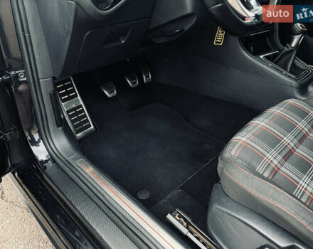 Черный Фольксваген Гольф ГТИ, объемом двигателя 1.98 л и пробегом 161 тыс. км за 11250 $, фото 37 на Automoto.ua