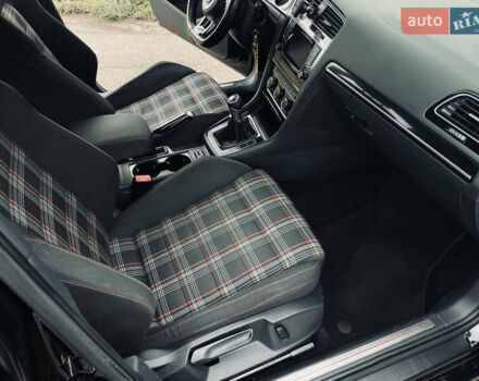 Черный Фольксваген Гольф ГТИ, объемом двигателя 1.98 л и пробегом 161 тыс. км за 11250 $, фото 42 на Automoto.ua