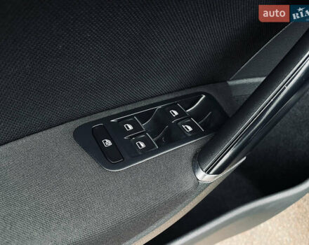 Черный Фольксваген Гольф ГТИ, объемом двигателя 1.98 л и пробегом 161 тыс. км за 11250 $, фото 34 на Automoto.ua