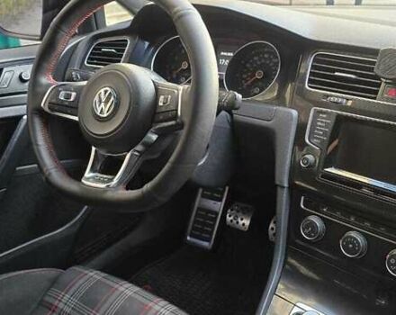 Черный Фольксваген Гольф ГТИ, объемом двигателя 1.98 л и пробегом 136 тыс. км за 13000 $, фото 12 на Automoto.ua