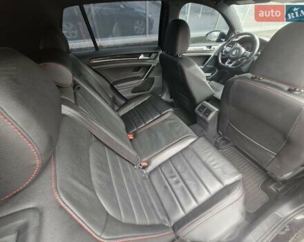 Черный Фольксваген Гольф ГТИ, объемом двигателя 2 л и пробегом 163 тыс. км за 12700 $, фото 12 на Automoto.ua