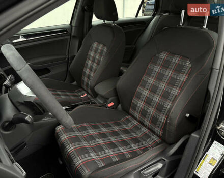 Черный Фольксваген Гольф ГТИ, объемом двигателя 1.98 л и пробегом 176 тыс. км за 18500 $, фото 20 на Automoto.ua