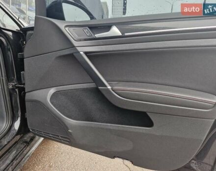 Черный Фольксваген Гольф ГТИ, объемом двигателя 2 л и пробегом 163 тыс. км за 12700 $, фото 15 на Automoto.ua