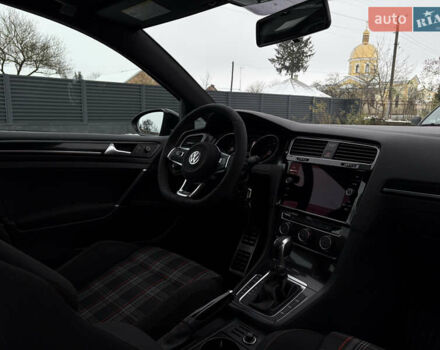 Черный Фольксваген Гольф ГТИ, объемом двигателя 1.98 л и пробегом 176 тыс. км за 18500 $, фото 29 на Automoto.ua