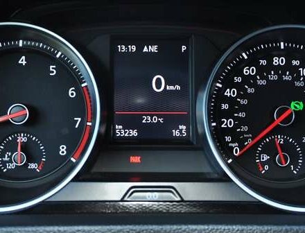 Черный Фольксваген Гольф ГТИ, объемом двигателя 1.98 л и пробегом 53 тыс. км за 17000 $, фото 34 на Automoto.ua