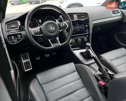 Черный Фольксваген Гольф ГТИ, объемом двигателя 1.98 л и пробегом 44 тыс. км за 19999 $, фото 17 на Automoto.ua