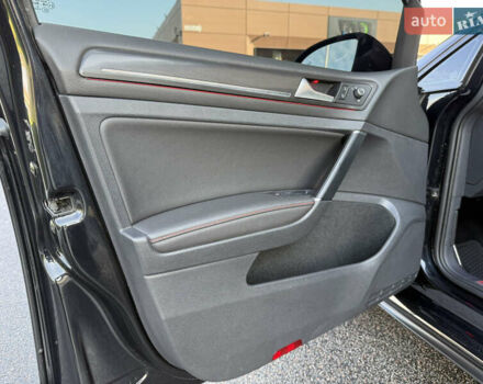 Черный Фольксваген Гольф ГТИ, объемом двигателя 1.98 л и пробегом 62 тыс. км за 19000 $, фото 11 на Automoto.ua