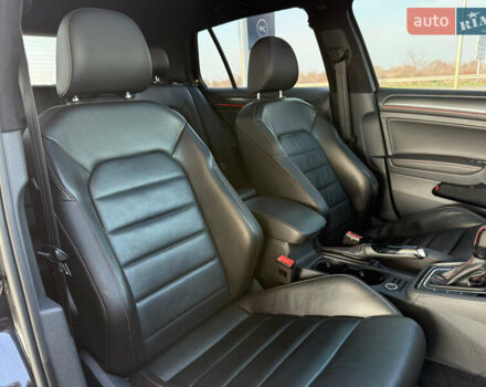 Черный Фольксваген Гольф ГТИ, объемом двигателя 1.98 л и пробегом 62 тыс. км за 19000 $, фото 10 на Automoto.ua