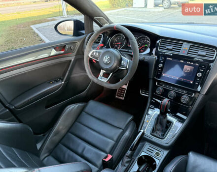 Черный Фольксваген Гольф ГТИ, объемом двигателя 1.98 л и пробегом 62 тыс. км за 19000 $, фото 9 на Automoto.ua