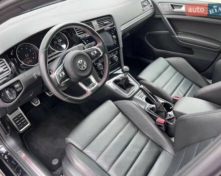 Черный Фольксваген Гольф ГТИ, объемом двигателя 1.98 л и пробегом 44 тыс. км за 19999 $, фото 16 на Automoto.ua