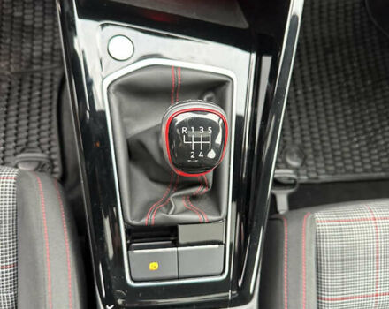 Червоний Фольксваген Гольф ГТІ, об'ємом двигуна 1.98 л та пробігом 35 тис. км за 23999 $, фото 13 на Automoto.ua