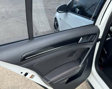 Фольксваген Гольф ГТИ, объемом двигателя 1.98 л и пробегом 157 тыс. км за 14000 $, фото 18 на Automoto.ua