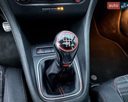 Серый Фольксваген Гольф ГТИ, объемом двигателя 2 л и пробегом 222 тыс. км за 8300 $, фото 20 на Automoto.ua