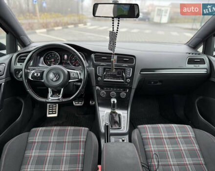 Серый Фольксваген Гольф ГТИ, объемом двигателя 1.98 л и пробегом 180 тыс. км за 13999 $, фото 22 на Automoto.ua