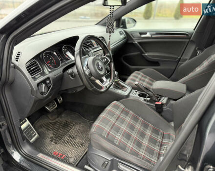 Серый Фольксваген Гольф ГТИ, объемом двигателя 1.98 л и пробегом 180 тыс. км за 13999 $, фото 25 на Automoto.ua