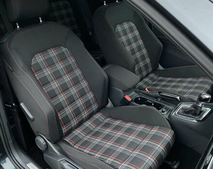 Серый Фольксваген Гольф ГТИ, объемом двигателя 1.98 л и пробегом 123 тыс. км за 13800 $, фото 35 на Automoto.ua