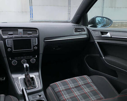 Серый Фольксваген Гольф ГТИ, объемом двигателя 1.98 л и пробегом 123 тыс. км за 13800 $, фото 39 на Automoto.ua