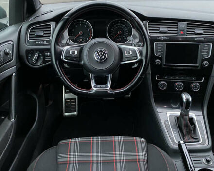 Серый Фольксваген Гольф ГТИ, объемом двигателя 1.98 л и пробегом 123 тыс. км за 13800 $, фото 32 на Automoto.ua