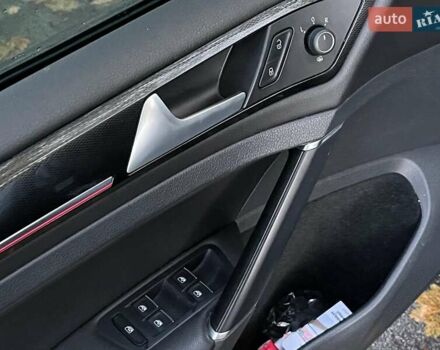 Серый Фольксваген Гольф ГТИ, объемом двигателя 2 л и пробегом 150 тыс. км за 13790 $, фото 17 на Automoto.ua