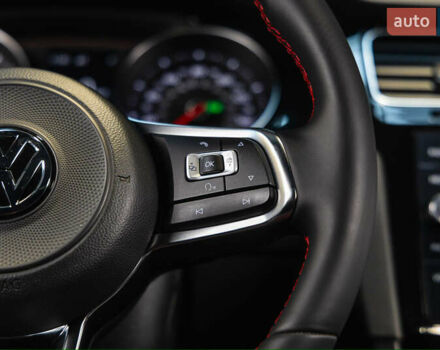 Серый Фольксваген Гольф ГТИ, объемом двигателя 2 л и пробегом 70 тыс. км за 20999 $, фото 22 на Automoto.ua