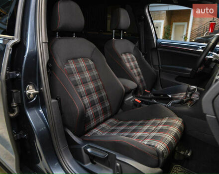 Серый Фольксваген Гольф ГТИ, объемом двигателя 2 л и пробегом 70 тыс. км за 20999 $, фото 32 на Automoto.ua