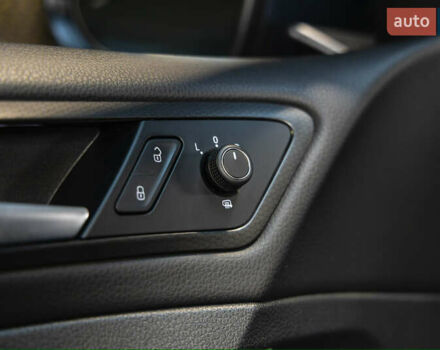 Серый Фольксваген Гольф ГТИ, объемом двигателя 2 л и пробегом 70 тыс. км за 20999 $, фото 33 на Automoto.ua