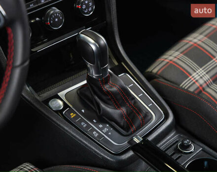 Серый Фольксваген Гольф ГТИ, объемом двигателя 2 л и пробегом 70 тыс. км за 20999 $, фото 24 на Automoto.ua