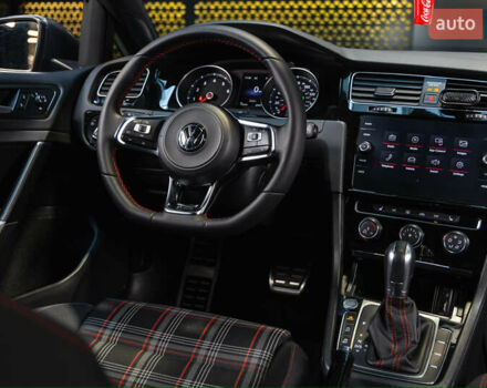 Серый Фольксваген Гольф ГТИ, объемом двигателя 2 л и пробегом 70 тыс. км за 20999 $, фото 18 на Automoto.ua