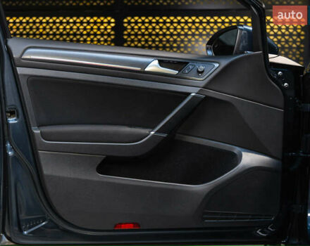 Серый Фольксваген Гольф ГТИ, объемом двигателя 2 л и пробегом 70 тыс. км за 20999 $, фото 38 на Automoto.ua